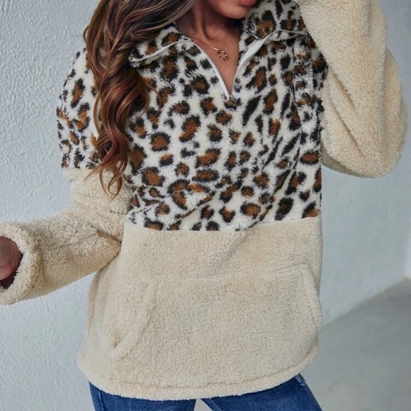 🆕NEW!🛍 Cozy Animal Print Half Zip Pullover - Picture 1 of 5